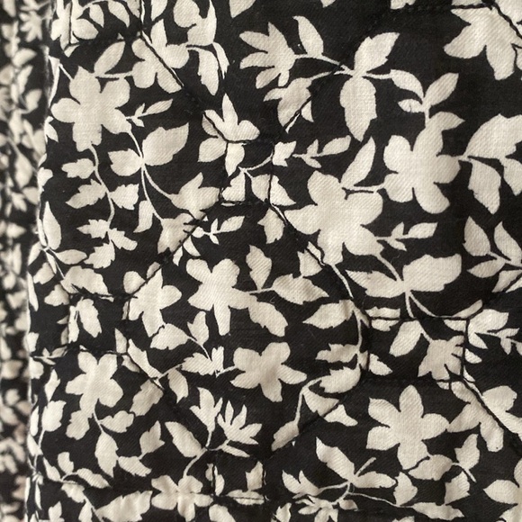 J. Jill Black White Garden Quilted Button Up Long Sleeve Barn Jacket Size Large - Picture 9 of 9